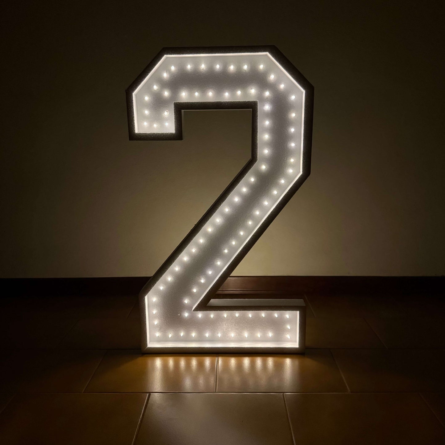 Numero 2 SUPER Luminoso