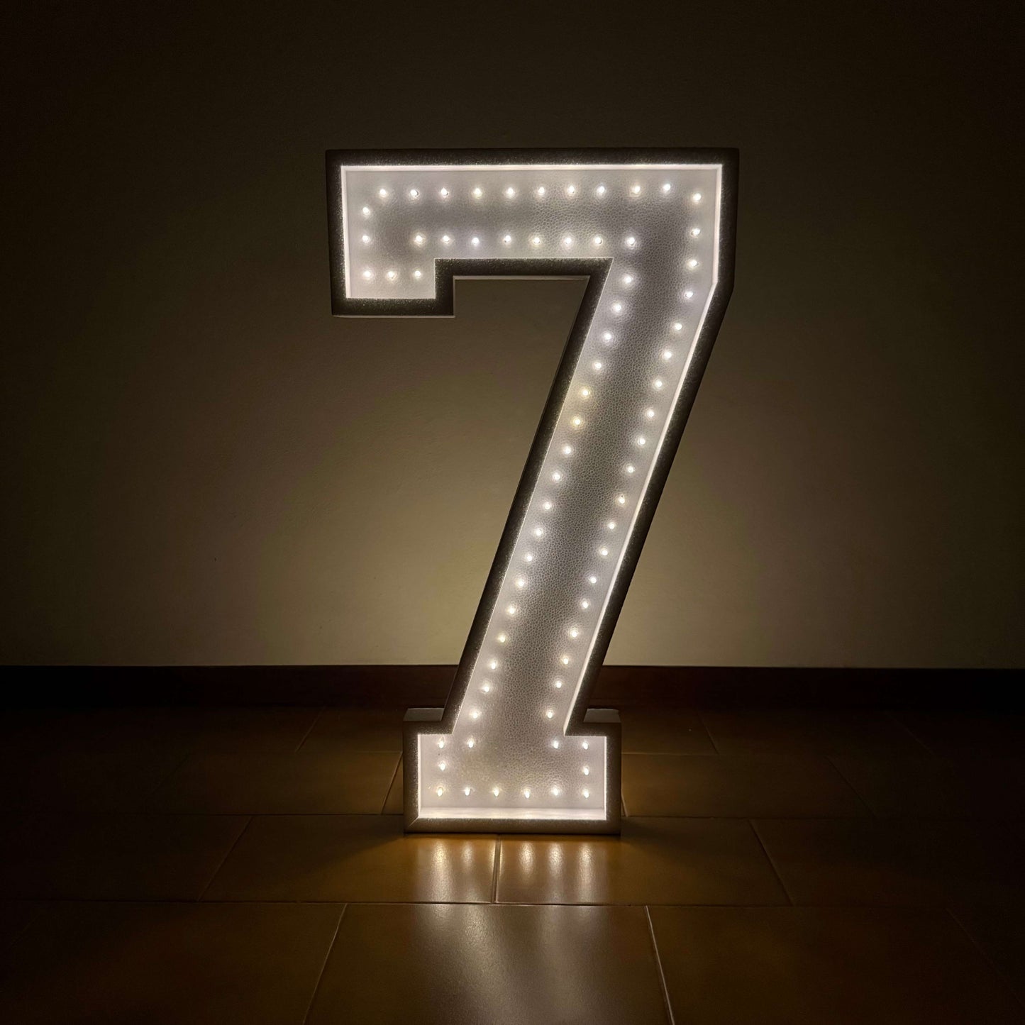 Numero 7 SUPER Luminoso
