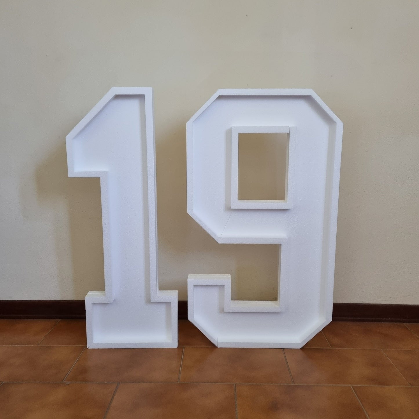 Numero 19 Polistirolo
