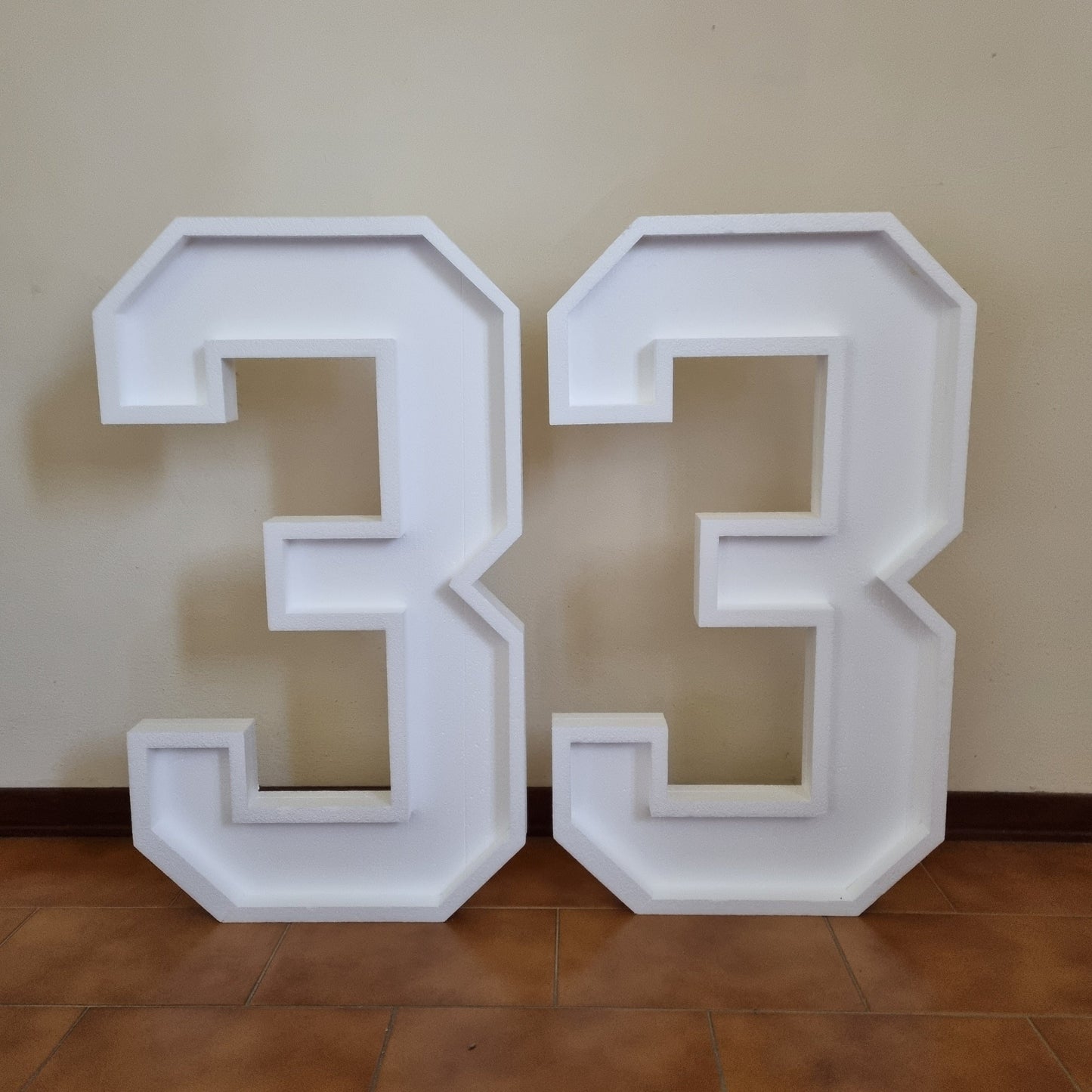 Numero 33 Polistirolo