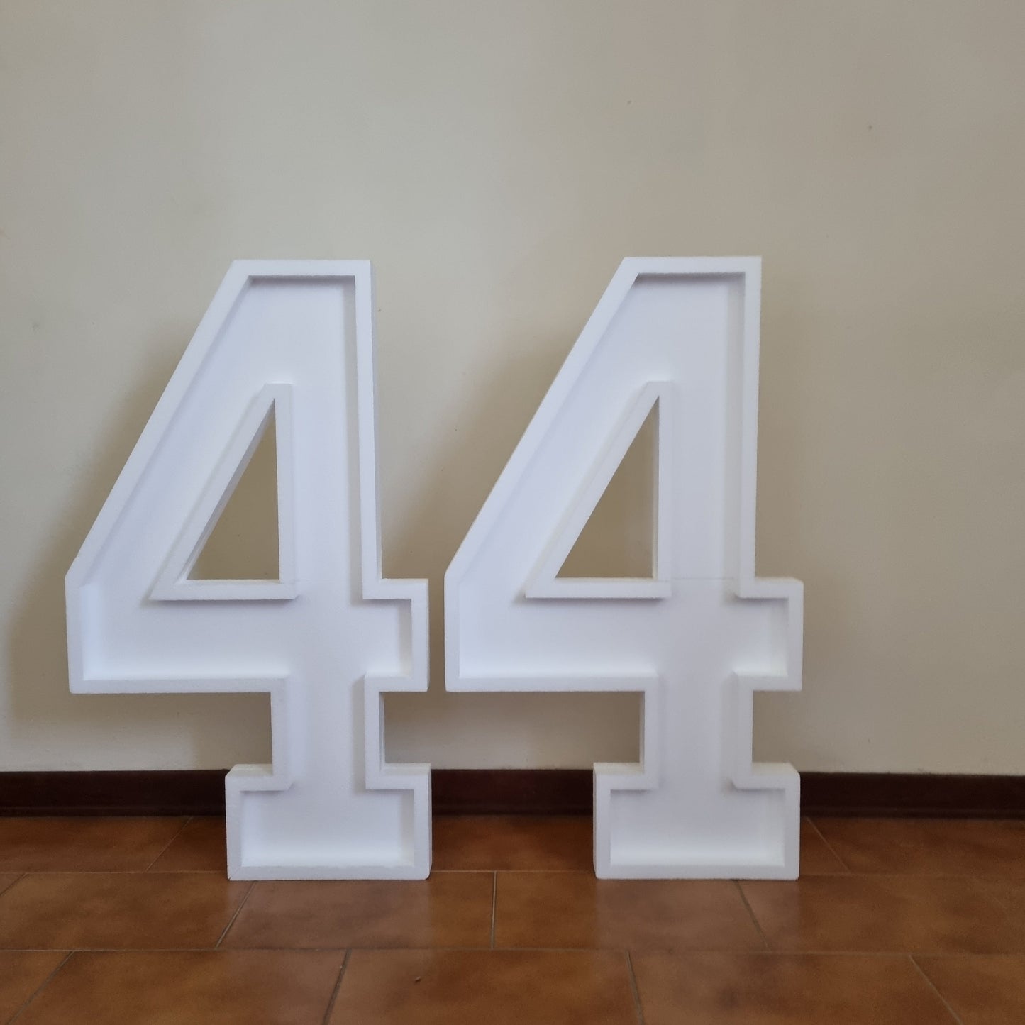 Numero 44 Polistirolo