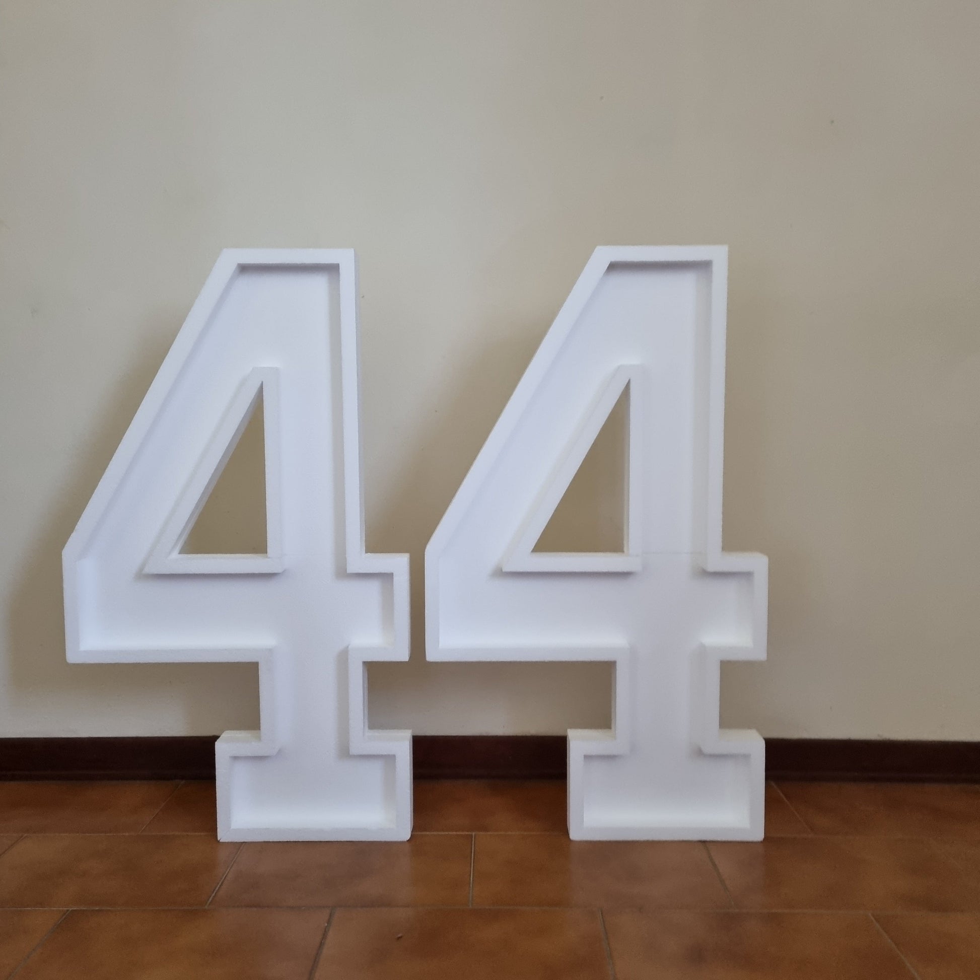 Numero 44 Polistirolo