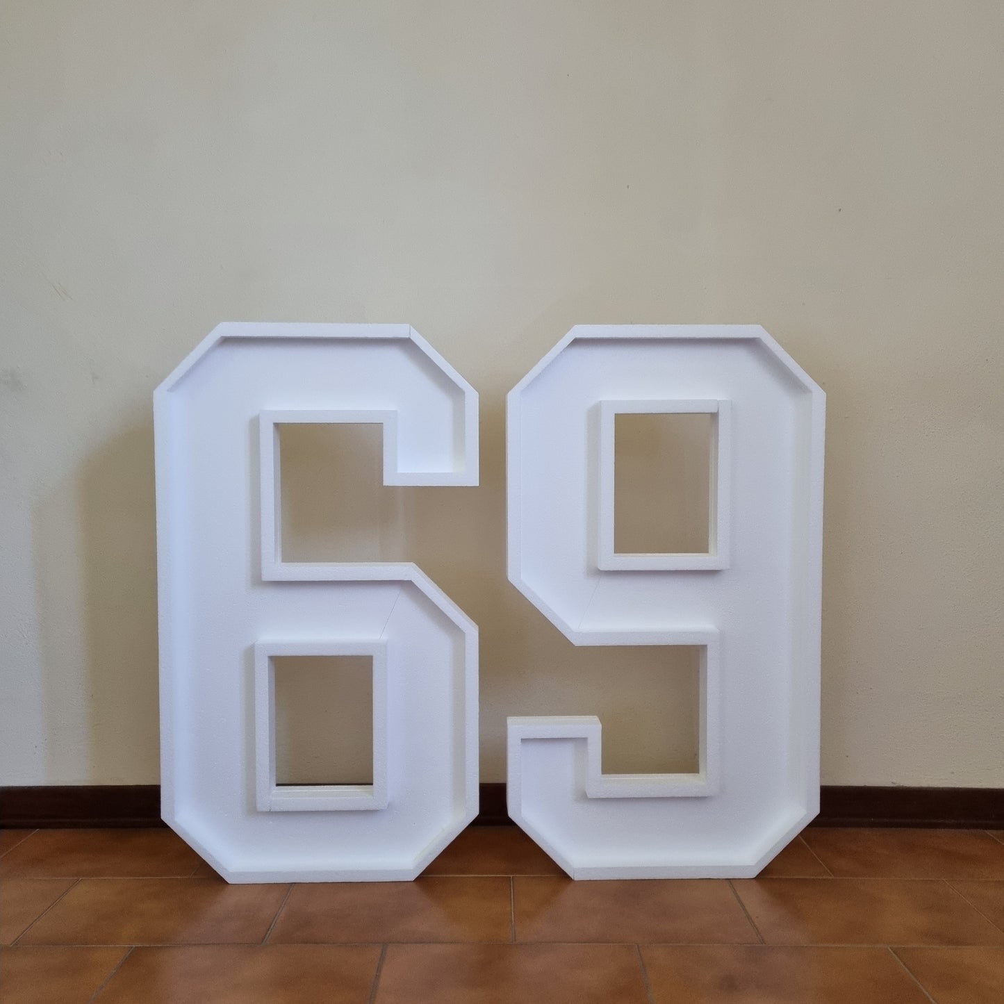 Numero 69 Polistirolo