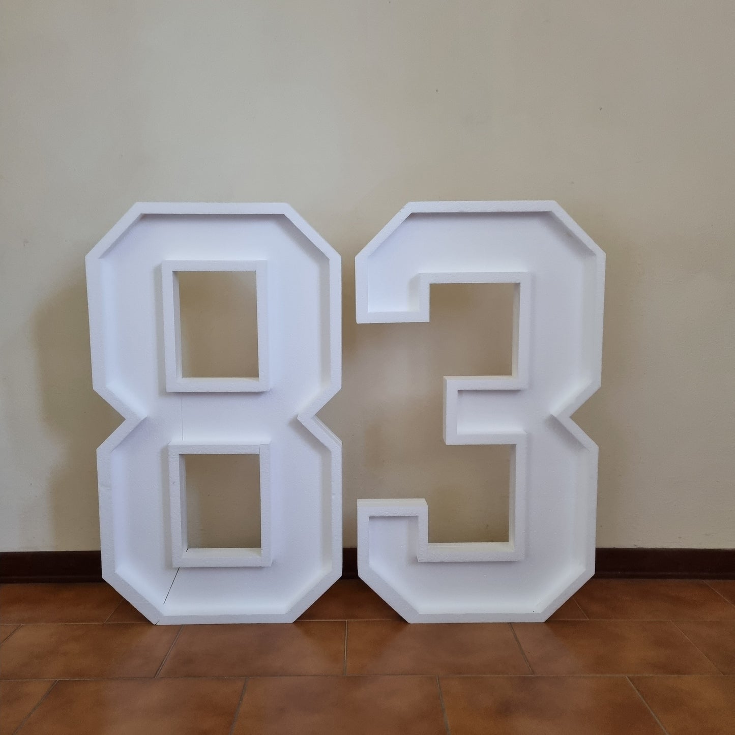 Numero 83 Polistirolo