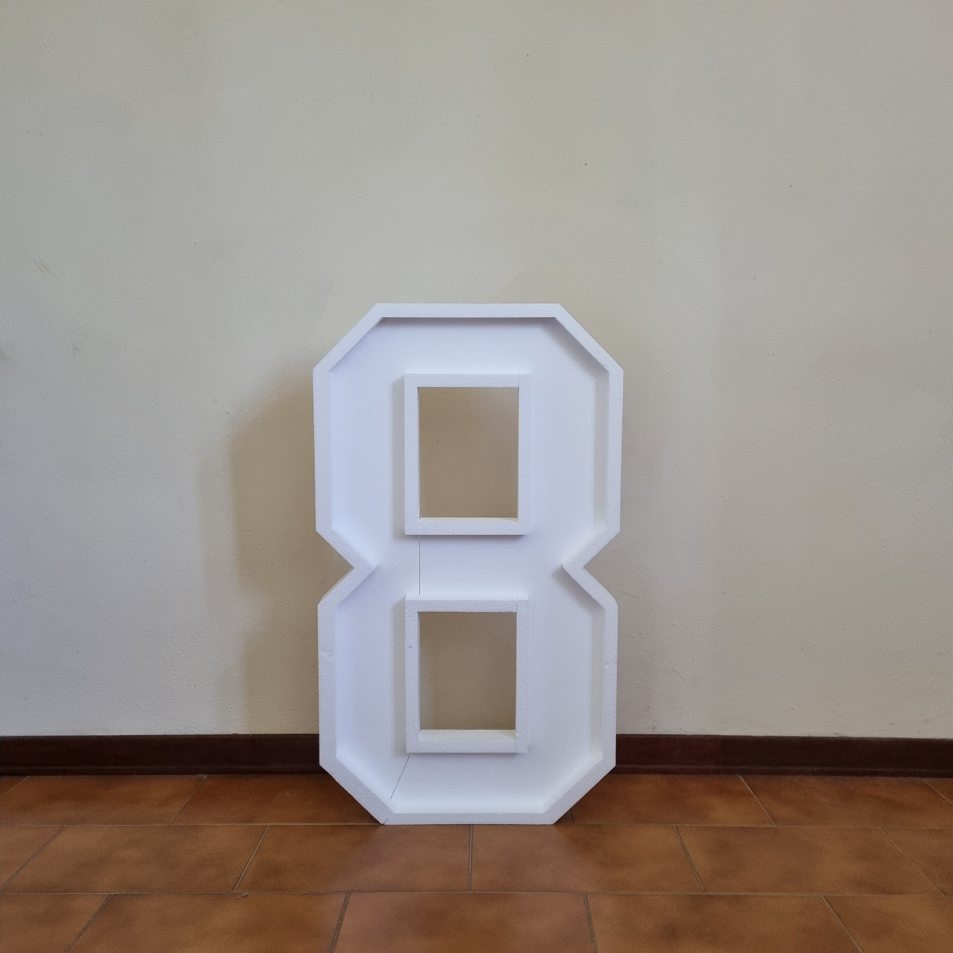 Numero 8 Polistirolo