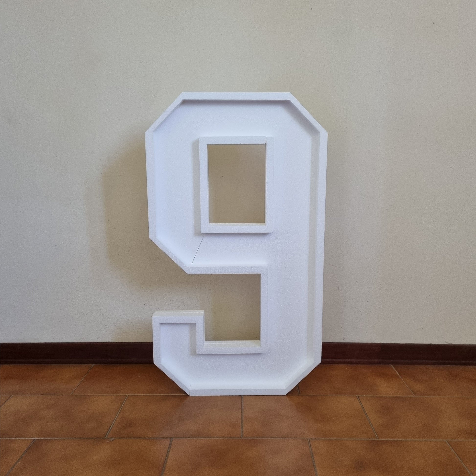 Numero 9 Polistirolo