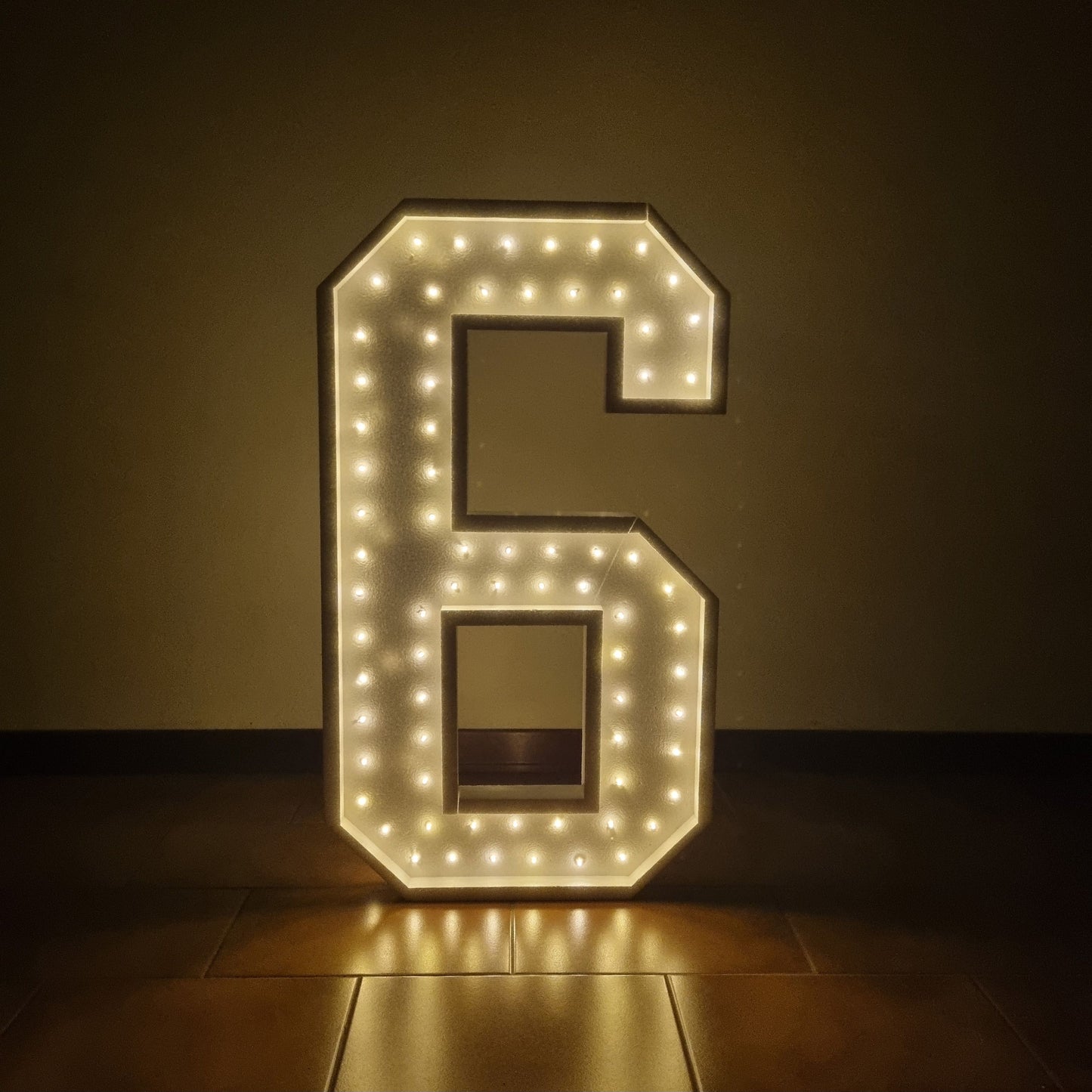 Numero 6 SUPER Luminoso