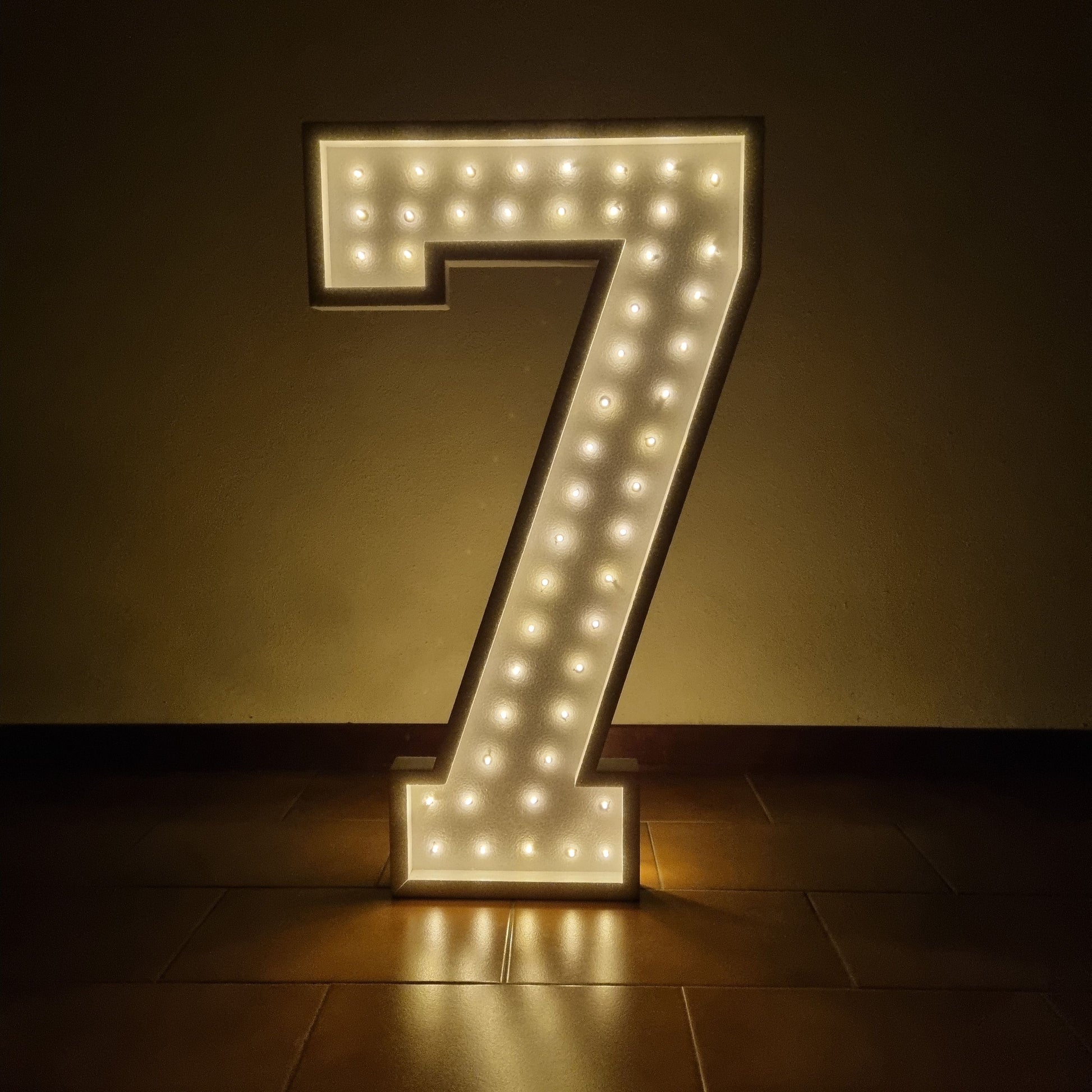 Numero 7 SUPER Luminoso