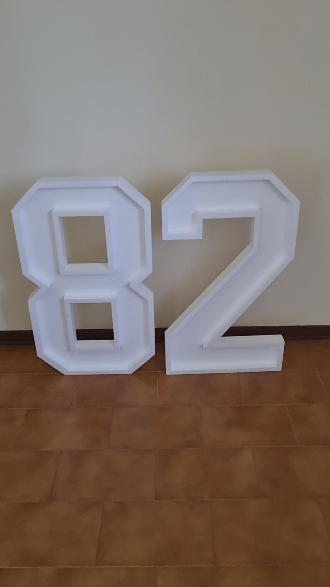 Numero 82 Polistirolo