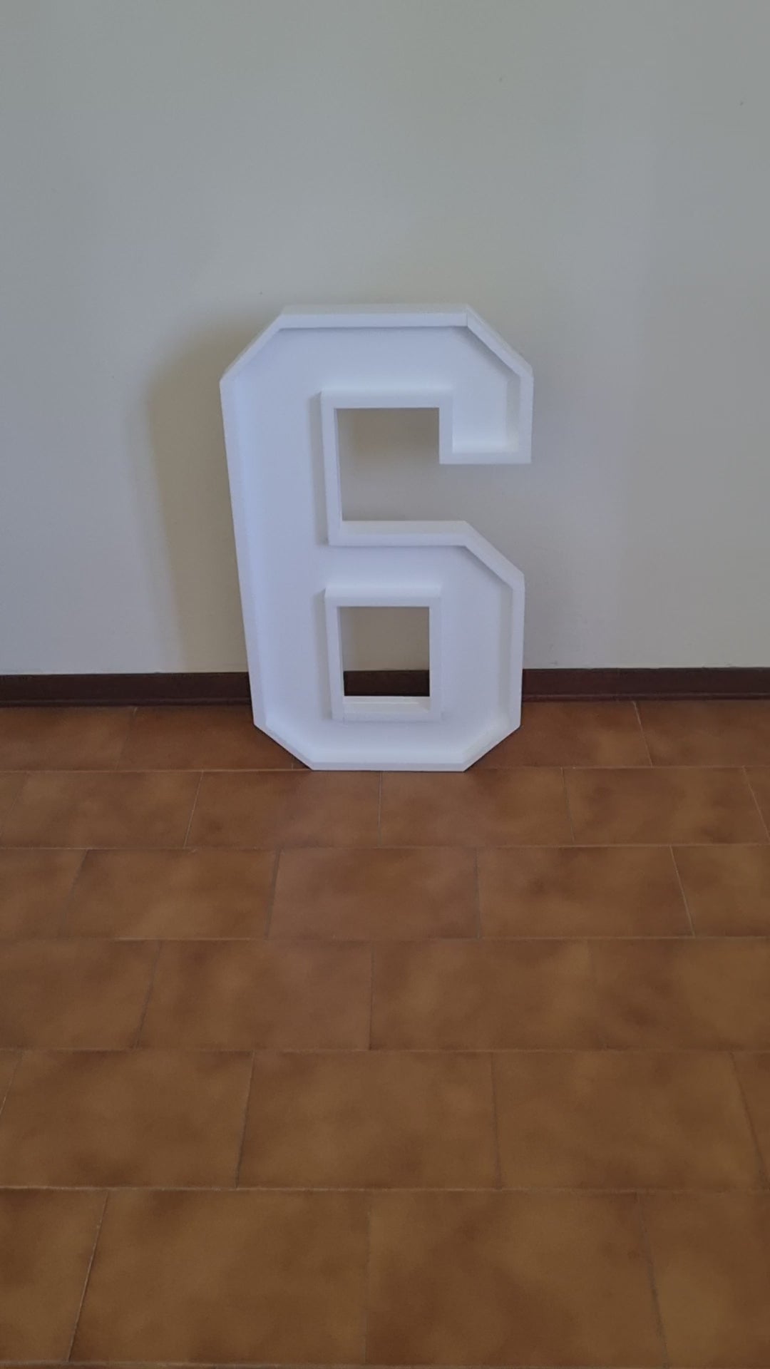 Numero 6 Polistirolo