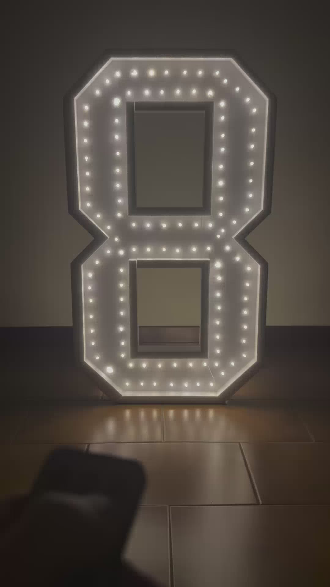 Numero 8 SUPER Luminoso