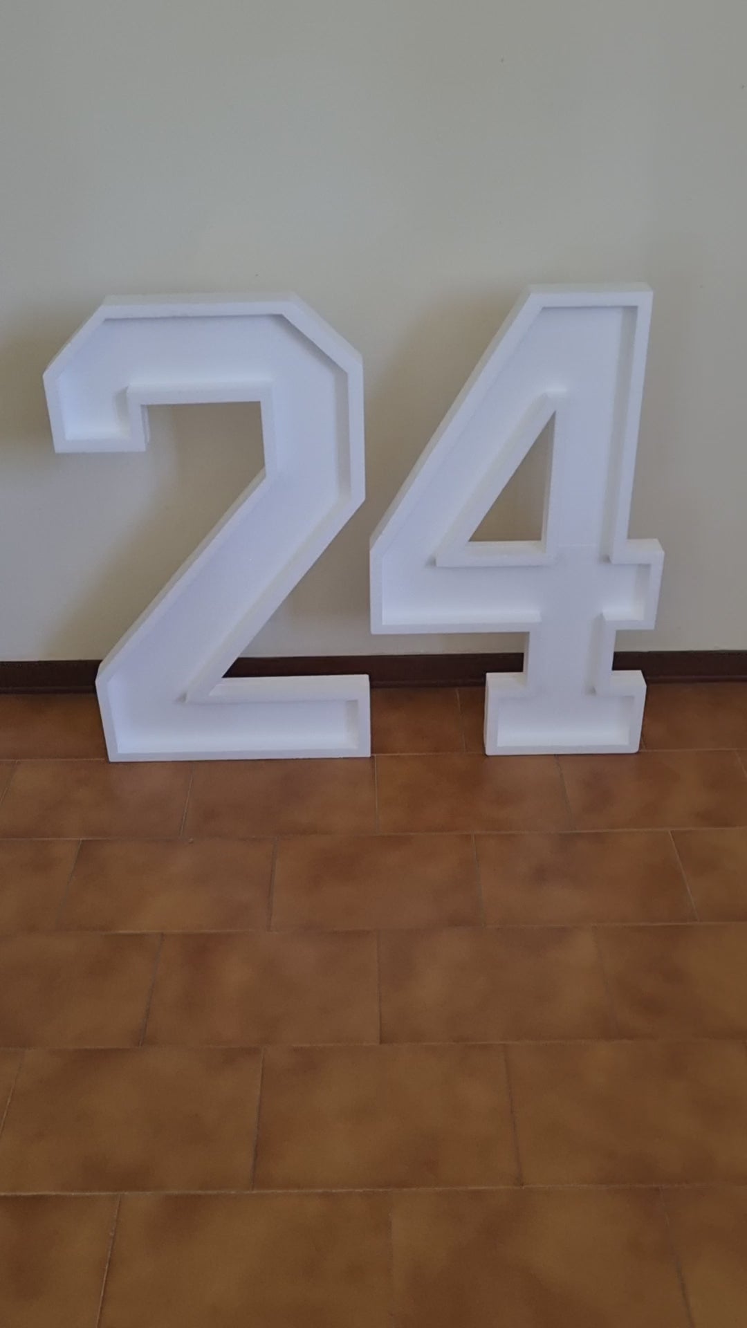 Numero 24 Polistirolo