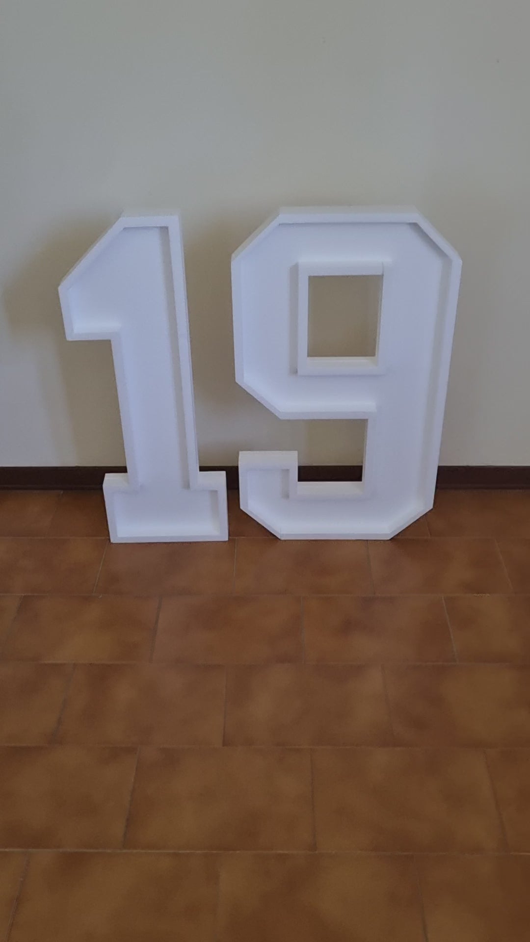 Numero 19 Polistirolo
