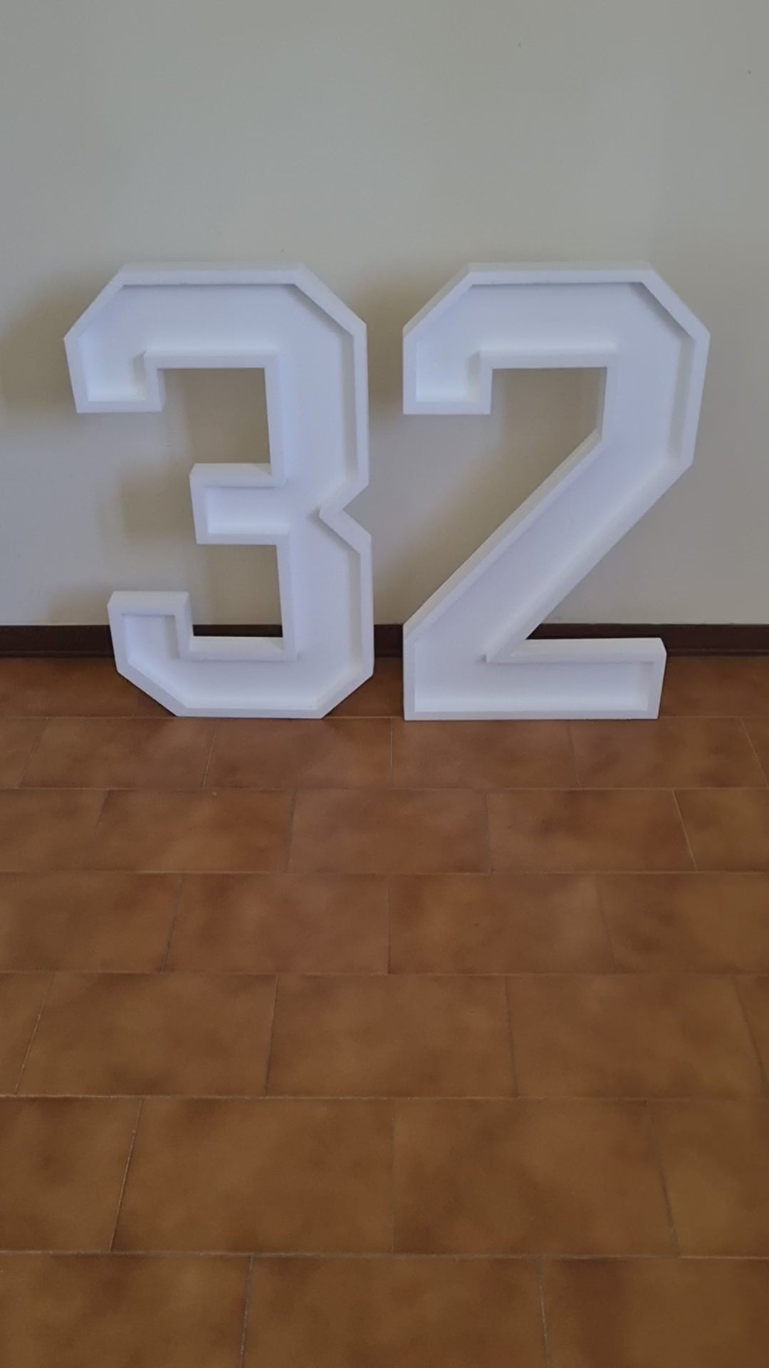 Numero 32 Polistirolo