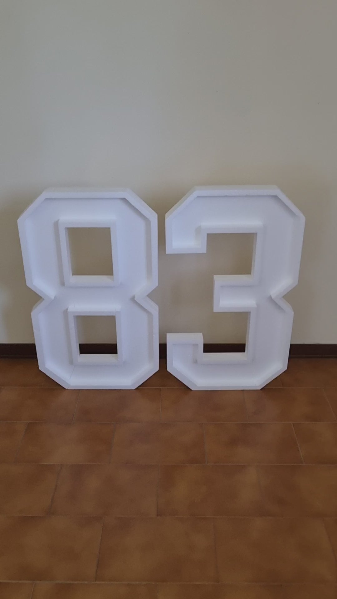 Numero 83 Polistirolo