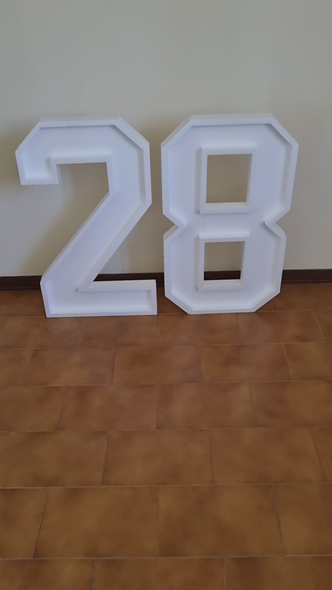 Numero 28 Polistirolo